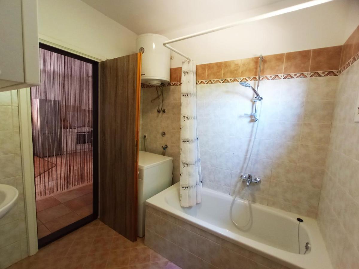 Holiday Home Mirela Шишан Екстер'єр фото